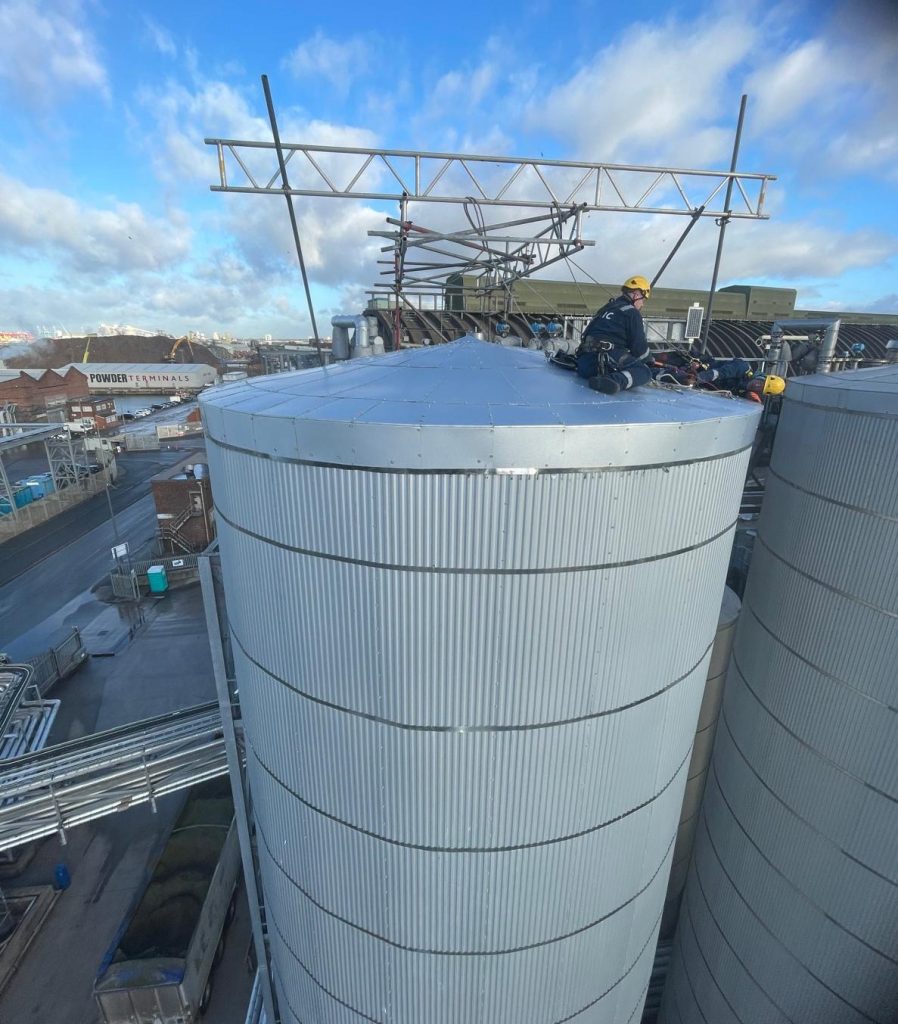 Tank Roof Insulation & Cladding Replacement Using Rope Access – AIC Ltd